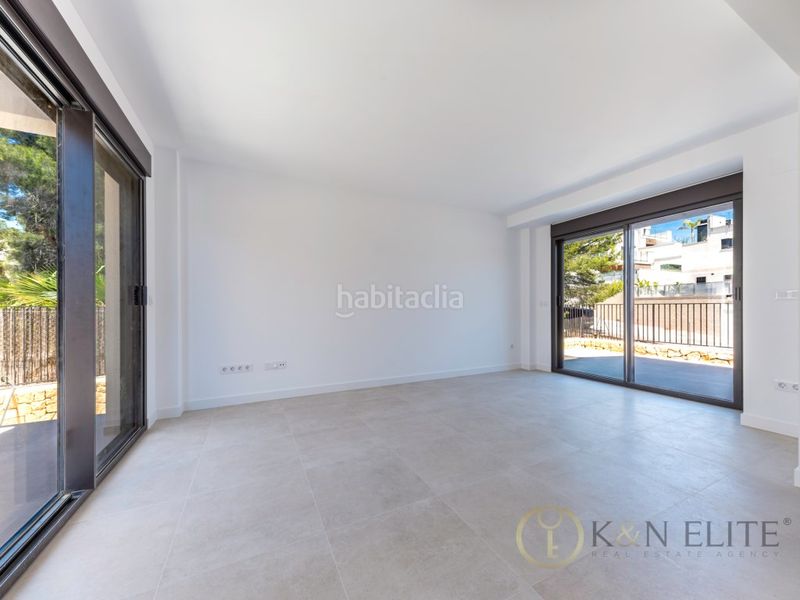 Foto eb858699-f2c3-4413-ba45-fc88f52a0f88. Casa aparellada amb aparcament piscina a Coloma Nucia (la)