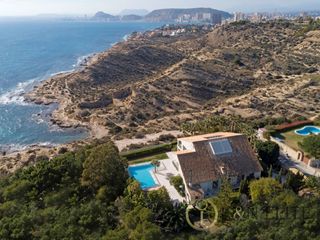Xalet a Cabo de las Huertas. Espectacular villa en primera linea