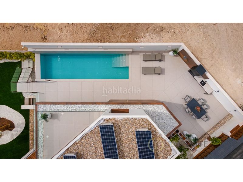 Foto 9e61cd9e-aaaf-4050-9853-e3241d5afc79. Casa amb aparcament piscina a Urbanizaciones Benidorm