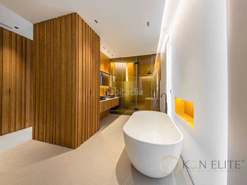 Foto a0db956c-7118-43de-90e1-00390bf458e6. Casa amb aparcament piscina a Urbanizaciones Benidorm