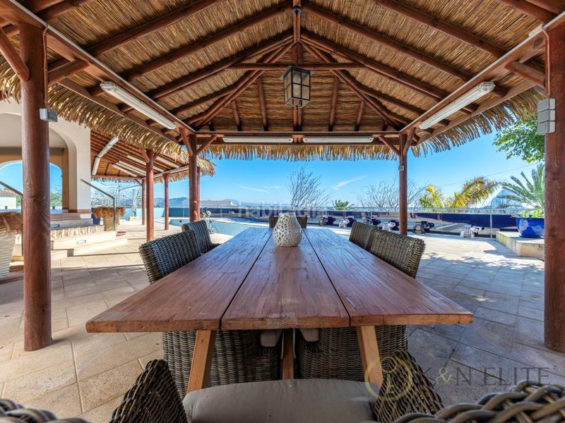 Foto 71285729-31a4-40a0-a997-437cce917a92. Casa amb aparcament piscina a Oltamar - Cucarres Calp