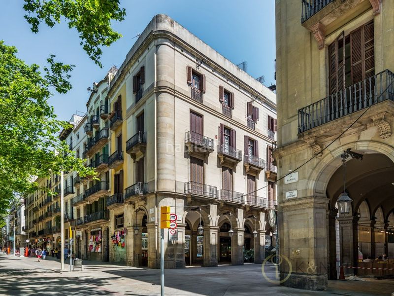 Foto b41b2079-b3a4-4a12-a12e-0647a5895140. Àtic a Gòtic Barcelona