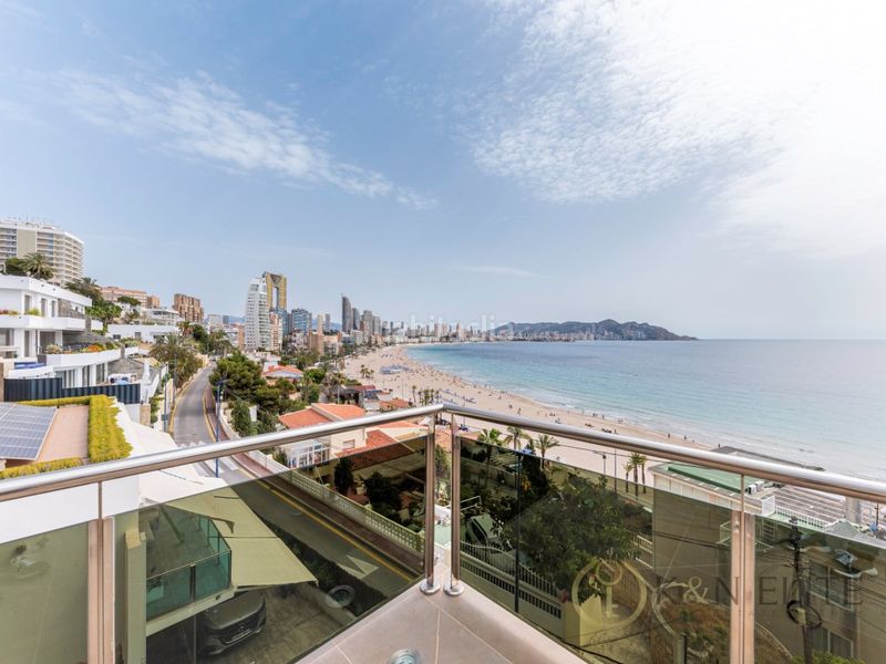 Foto 413420f5-d9c2-48e3-a894-989992a4d299. Àtic amb piscina a Playa Poniente Benidorm