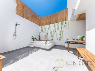 Casa  Calle sant josep. Tradición, luz y confort en una casa única en el centro históric