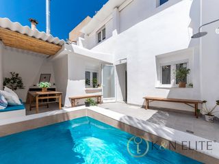 Maison  Calle sant josep. Tradición, luz y confort en una casa única en el centro históric