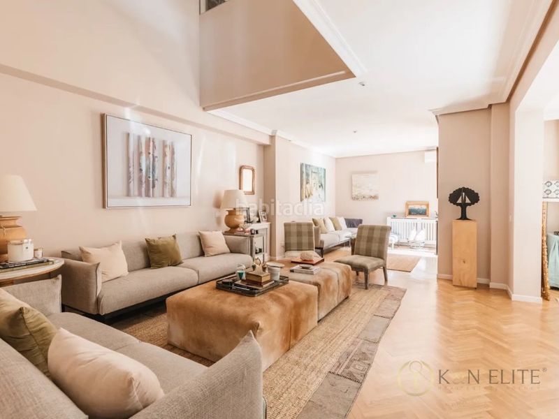 Foto cc3122de-4e3a-4092-8905-d5dd20f99465. Casa aparellada amb aparcament piscina a La Florida - El Plantío Madrid