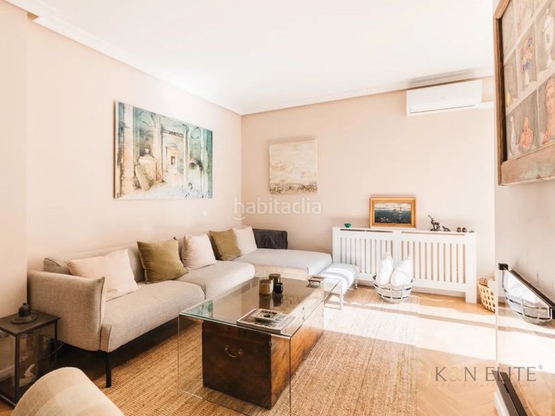 Foto f8969a4e-2b11-4d64-b393-9aac809384ba. Casa aparellada amb aparcament piscina a La Florida - El Plantío Madrid
