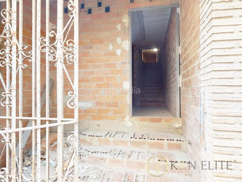 Foto d2e5745e-728c-4494-bff4-d83625c91d02. Edificio in Benimàmet Valencia