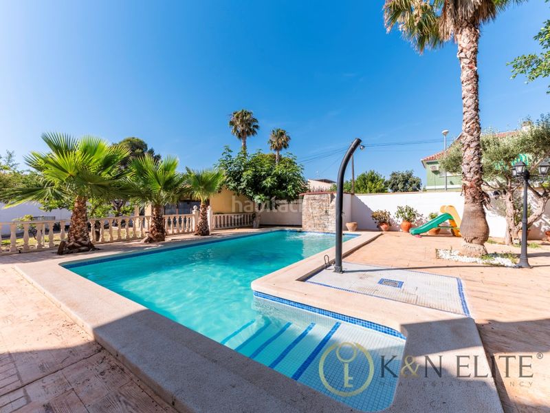 Foto a259e3ca-1b4a-4fc9-8173-5611b0670342. Casa amb aparcament piscina a La Huerta Mutxamel