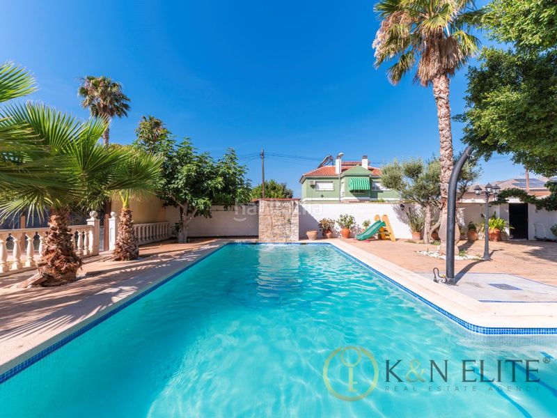 Foto d9abacb0-4ad7-44f7-b885-36c3d7f208ba. Casa amb aparcament piscina a La Huerta Mutxamel