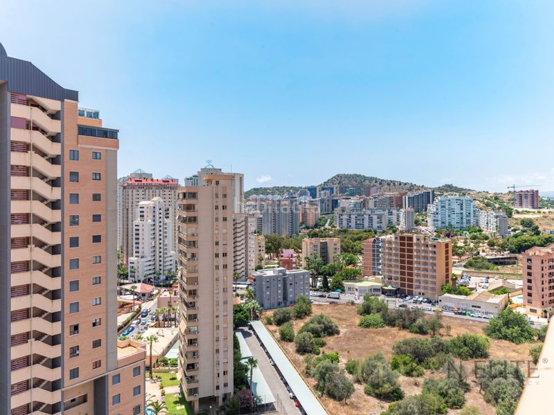 Foto e1c81413-262d-4386-b18e-b231733d23e3. Pis amb aparcament a Playa Poniente Benidorm