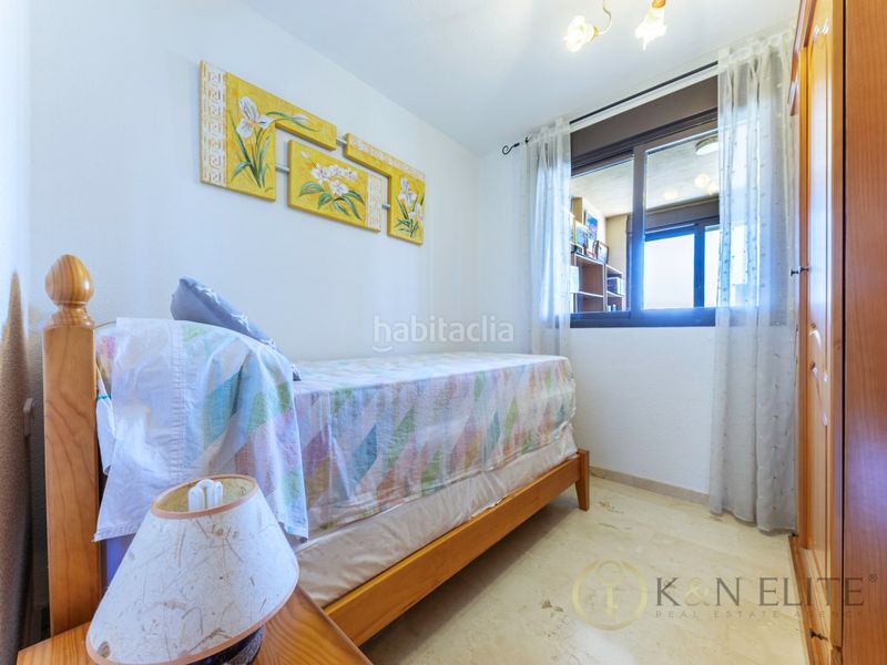 Foto f32c2f98-3c39-4c80-9817-d21102cd0b37. Pis amb aparcament a Playa Poniente Benidorm