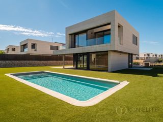 Miete Chalet in Los Satélites-Roza Martín. Chalet en majadahonda