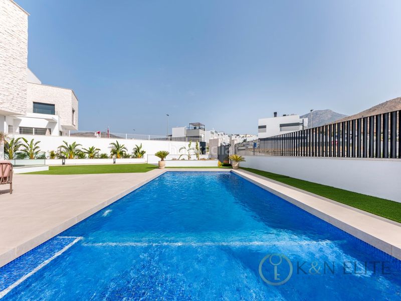 Foto 1f56c320-9ce1-4fbc-b1dd-6d9358170517. Casa amb piscina a balcón de Finestrat-terra marina Finestrat