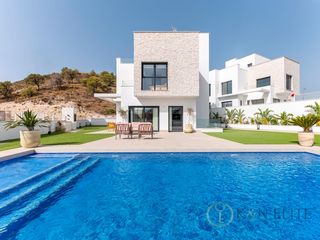Casa  Avenida barcelona. Villa de lujo a estrenar en balcon de finestrat