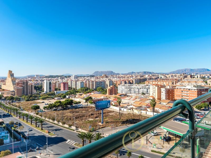 Foto b25b58c5-0f5f-4bda-b798-639f7039098f. Àtic amb aparcament piscina a Goteta Alicante