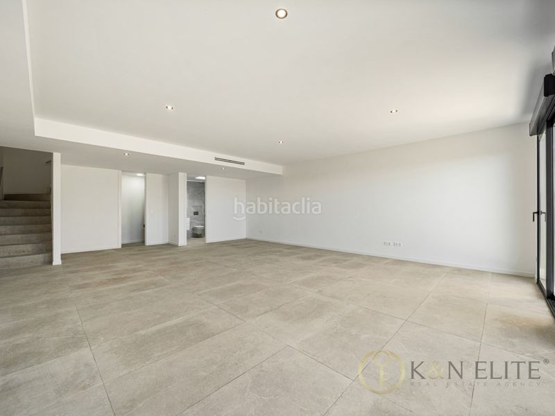 Foto 44f7845a-2a1a-4685-85bb-13fb580c9df0. Duplex con parcheggio in balcón de Finestrat-terra marina Finestrat
