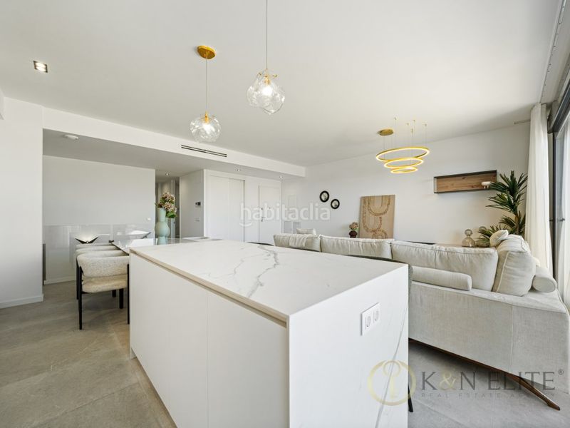 Foto fedbd122-6dd3-42f0-bcf2-d025a2a79090. Duplex con parcheggio in balcón de Finestrat-terra marina Finestrat
