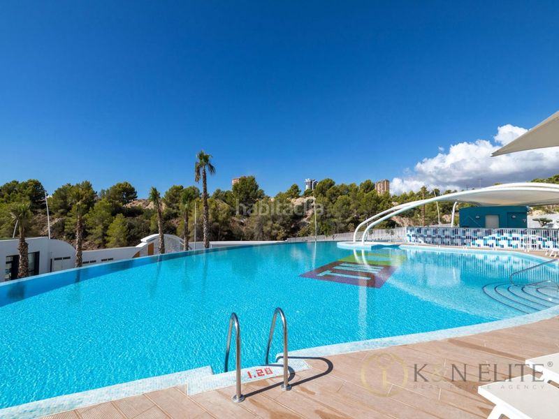 Foto 09415945-c1bd-41e1-a7c4-a4d9bd9e88c1. Pis amb aparcament piscina a Playa Poniente Benidorm