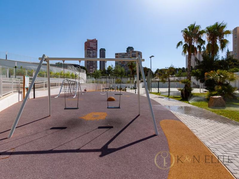 Foto 72f46a95-e4f6-4931-bd63-d906cb5f19c5. Pis amb aparcament piscina a Playa Poniente Benidorm