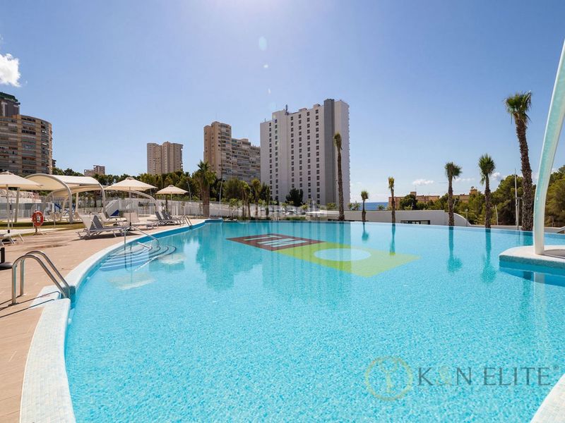 Foto b6dbbeb1-8f55-4895-8c2e-dba5e09a85d8. Pis amb aparcament piscina a Playa Poniente Benidorm