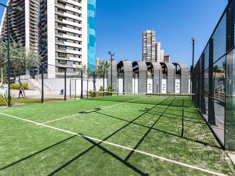 Foto f6b27056-5d07-43f4-a994-4786526d2c05. Pis amb aparcament piscina a Playa Poniente Benidorm
