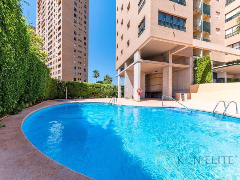 Foto 0d02edda-1431-40c1-b489-d416d9e129c1. Pis amb aparcament a Playa Poniente Benidorm