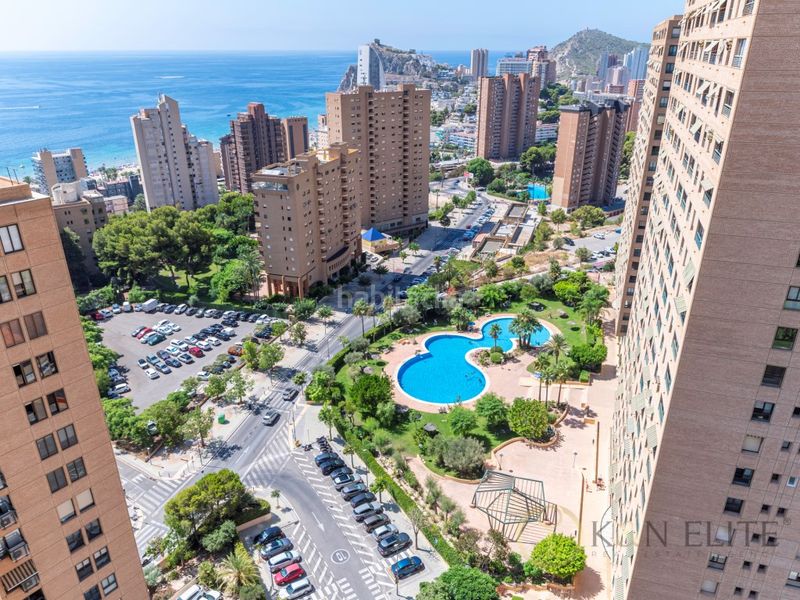 Foto 3f8d0abc-5cf3-4245-886b-11f42a367194. Pis amb aparcament a Playa Poniente Benidorm
