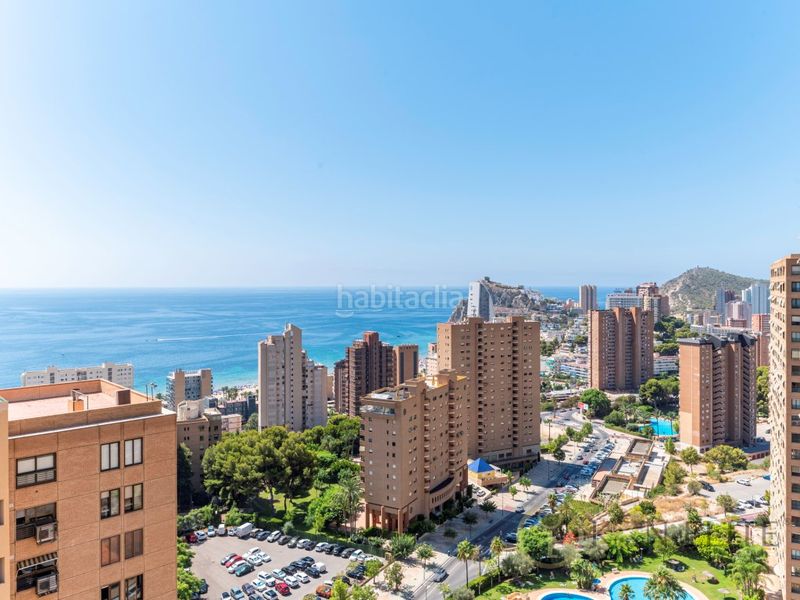 Foto b0f1b1e9-f20c-438c-8e8e-8f7f23f3f2ce. Pis amb aparcament a Playa Poniente Benidorm
