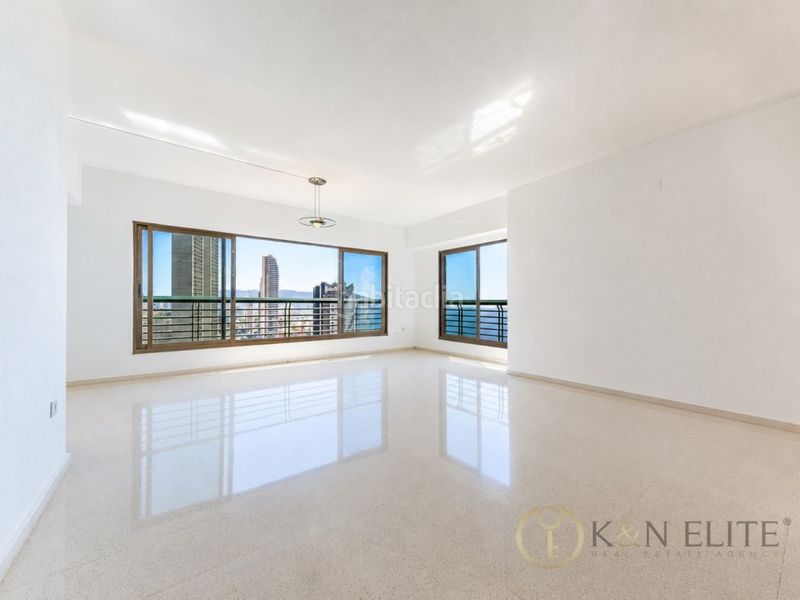 Foto f6131621-0f71-45ba-8cfd-7fb06582fd93. Pis amb aparcament a Playa Poniente Benidorm