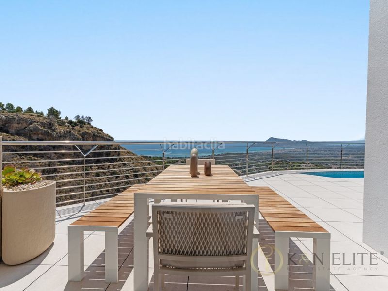 Foto 4d87507d-694c-4a76-a5fd-0a2f11f7b89e. Casa amb aparcament piscina a Altea la vella Altea