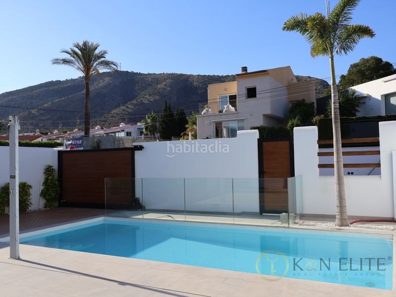 Foto 5d6ecba3-0c6a-4934-ad0e-774b1e59b0de. Xalet amb calefacció aparcament piscina a L´Albir Alfàs del Pi (l´)