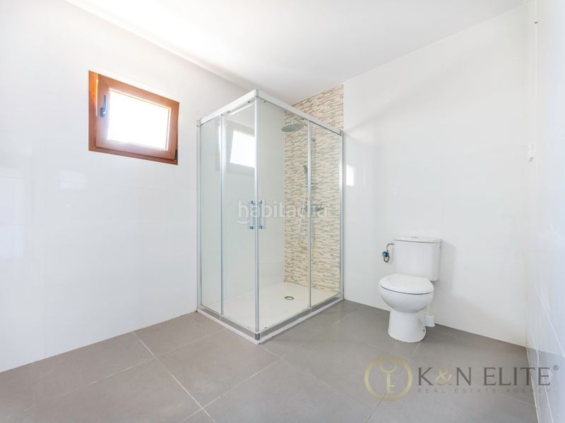 Foto 7a8acb6d-ced7-4de3-b01d-9f4b3cce5a34. Casa amb aparcament piscina a Coloma Nucia (la)