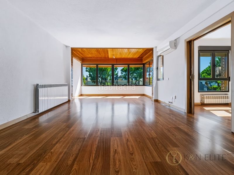 Foto 7ca140eb-e9d1-4984-8208-9b9b8d996a50. Rent flat with parking pool in Yucatán-La Cornisa Rozas de Madrid (Las)