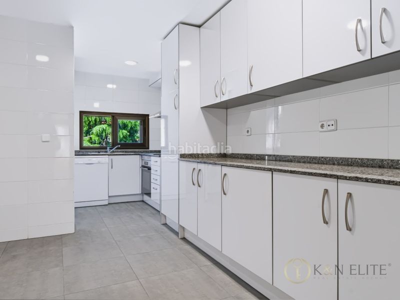 Foto c1e50615-269b-42c8-9d67-eff17dd55977. Rent flat with parking pool in Yucatán-La Cornisa Rozas de Madrid (Las)