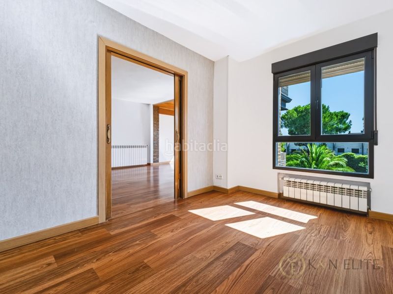 Foto d48dba42-00a2-40e9-83b7-a55c9626d546. Rent flat with parking pool in Yucatán-La Cornisa Rozas de Madrid (Las)