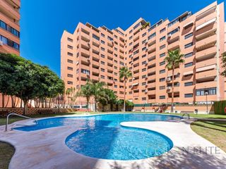 Attico  Avenida mestral. Estupendo ático con vistas al mar en la cala de villajoyosa