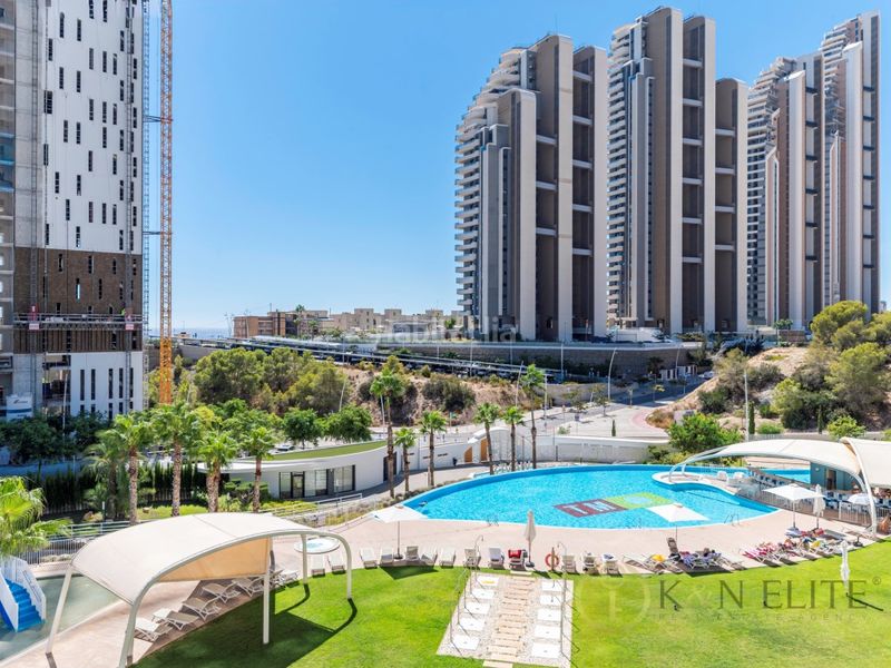 Foto 6962377b-b907-4878-af40-c72084a5fcc1. Pis amb aparcament piscina a Playa Poniente Benidorm
