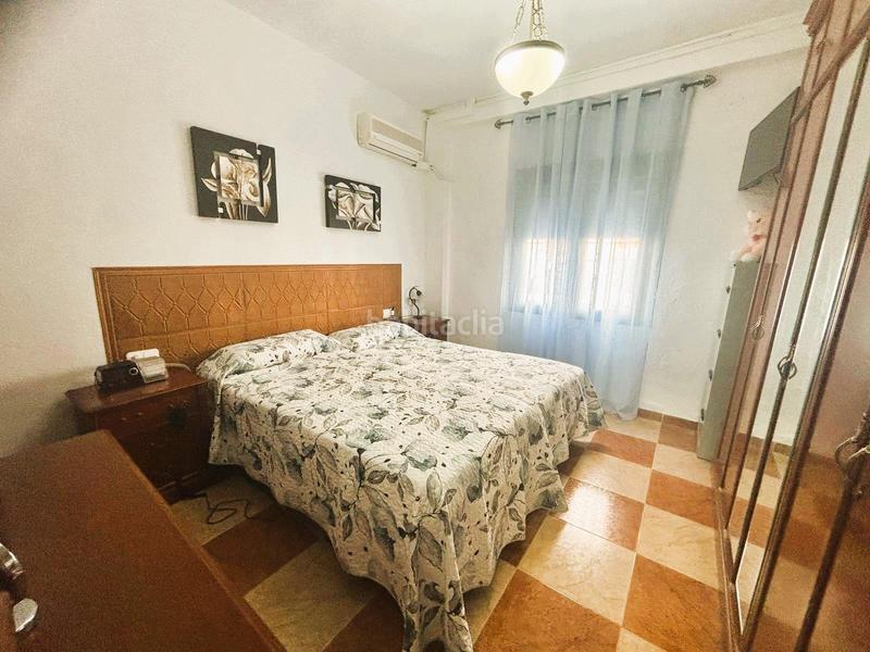 Foto 61dceb40-d293-49c1-84e2-74fd9eabe4fe. Casa  unifamiliar en barrio pachico con 4 habitaciones , 2 baños y patio en Dos Hermanas