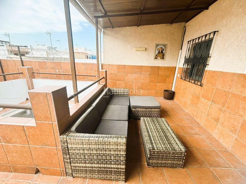 Foto 870a0293-e761-426d-913c-a581d8683cba. Casa  unifamiliar en barrio pachico con 4 habitaciones , 2 baños y patio en Dos Hermanas