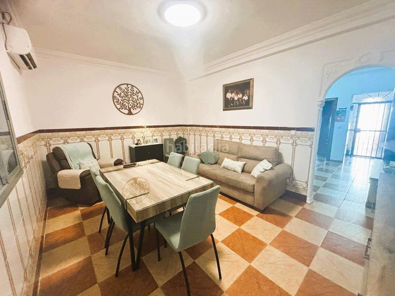 Foto b4a25941-23ef-40f3-8abd-35b43182b529. Casa  unifamiliar en barrio pachico con 4 habitaciones , 2 baños y patio en Dos Hermanas