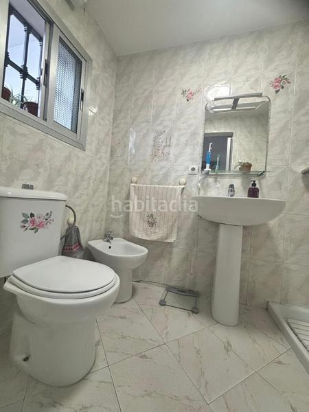 Foto b7d86d8c-fc36-48a6-8e3e-8acca029c4bf. Casa  unifamiliar en barrio pachico con 4 habitaciones , 2 baños y patio en Dos Hermanas