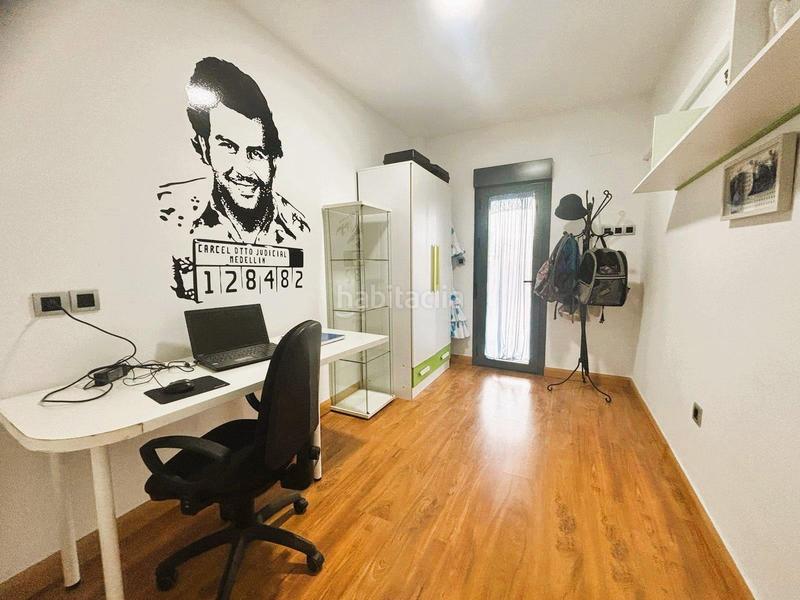 Foto c913cad1-6600-4db1-a72c-0acec649328c. Casa  unifamiliar en barrio pachico con 4 habitaciones , 2 baños y patio en Dos Hermanas