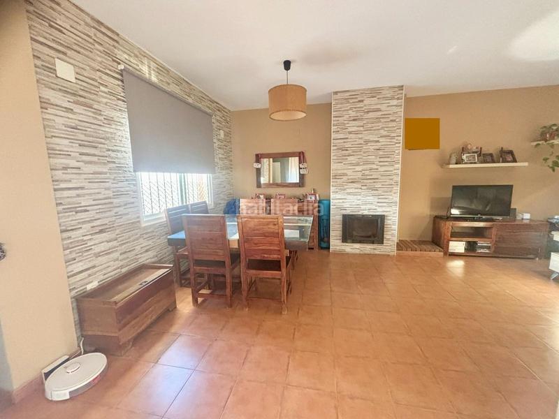 Foto 392e7fd8-52d9-40f6-85af-d4a93f797ef0. Casa adossada amb calefacció a Carrión de los Céspedes