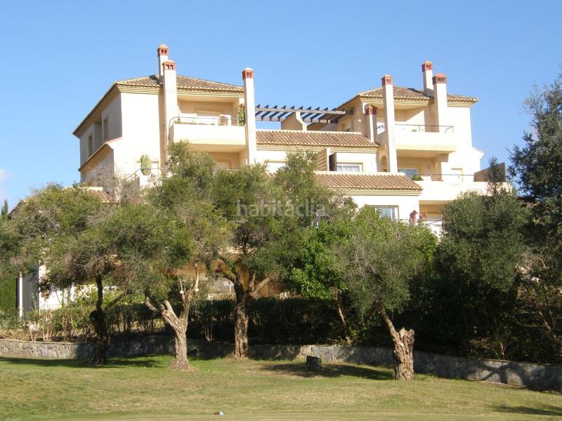 Foto 88b49f4b-6b4a-4be1-9212-01a6fafb030e. Dúplex amb xemeneia aparcament piscina a Sotogrande alto Sotogrande