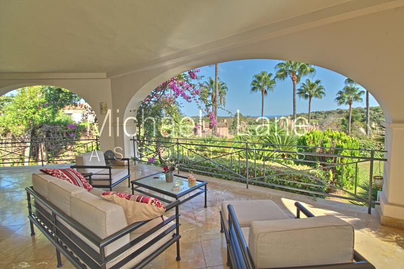 Foto 3fbb72c7-6b28-401c-a986-aaba2446807d. Chalet con camino parcheggio piscina in Sotogrande alto Sotogrande