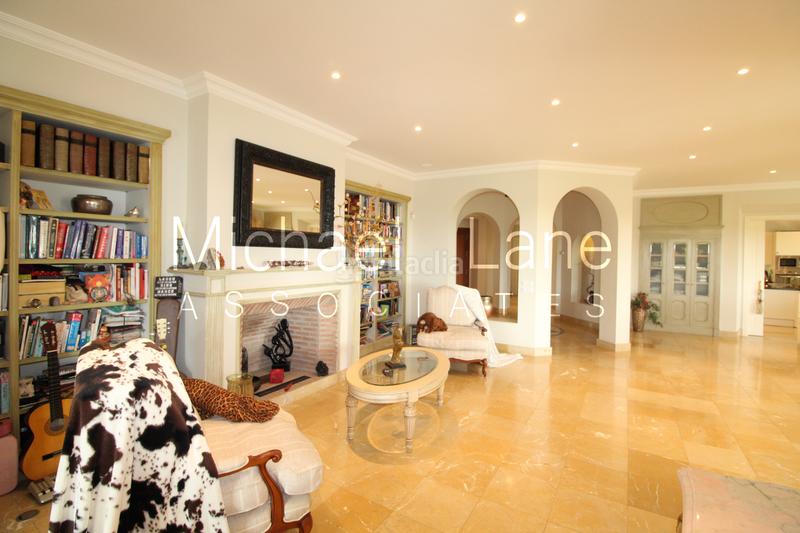 Foto 733164e6-eb17-4ad7-8fd7-e65d0cd5d205. Chalet con camino parcheggio piscina in Sotogrande alto Sotogrande