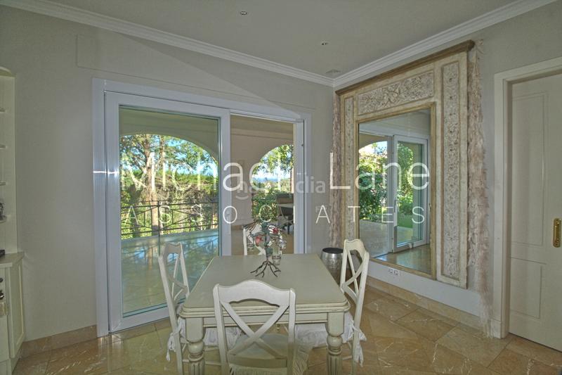 Foto a82b4c73-d2a1-4a6b-9865-0285bef14ce2. Chalet con camino parcheggio piscina in Sotogrande alto Sotogrande