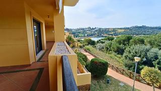 Piso en Sotogrande Alto. Espacioso apartamento con 3 dormitorios y vistas preciosas en so