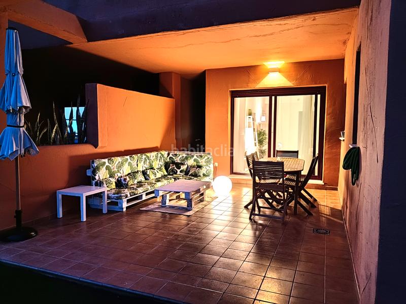 Foto 5747c4ef-1235-4b03-a6c2-a88d4281fa96. Piso encantador bajo de 2 dormitorios con jardín privado en la duquesa en Manilva